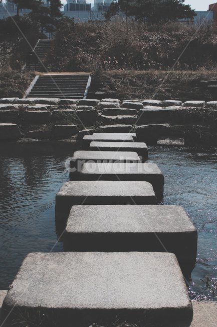 징검다리,돌다리,하천,강,돌,바위,나아감,발자국,stream,creek,자연,nature,water,step,steppingleg