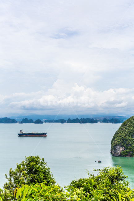 sky,cloud,ocean,nature,island,Halong Bay,sight,vietnam,Tourist destination,Emotion,world natural heritage