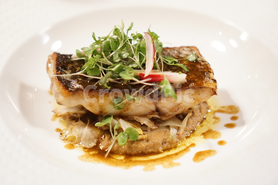 grilled fish,Western cuisine,seafood,French cuisine,Fish cuisine,Italian cuisine,restaurant,fish,cod cuisine,gourmet restaurant