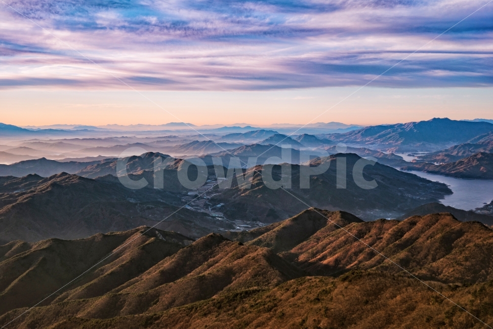닥터플라이,풍경,정상,산,여행,등산,travel,배낭여행,오르다,넓은,아침,sky,하늘,스카이,지방,시골,해돋이,구름,landscape,첫해,청명한,시원한,푸른,파란,보라,메아리,높은,경치,운해,안개,날씨,계절,새해,평온한,휴가,휴일,휴식,힐링,건강,웰빙,경관,등반,운동,자연,풍경,nature,landscape,한국자연풍경,한국자연경관,korea nature landscape,mountain range,산맥,mountain,outdoors,옥외