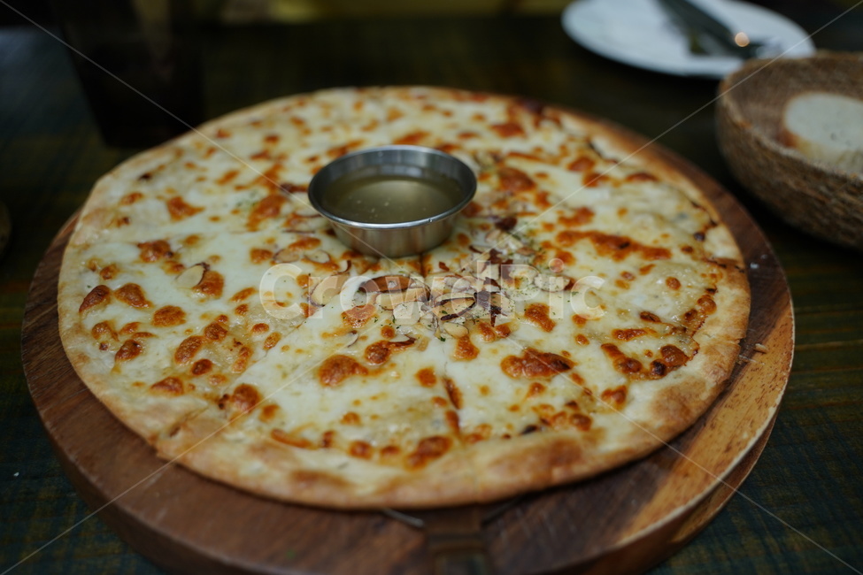 피자,고르곤졸라피자,꿀피자,하얀피자,고르곤졸라,음식,식재료,요리,food,cook,meal,dishes,food reserves,양식,서양음식,서양요리,western food,western dishes,western meal,western cook
