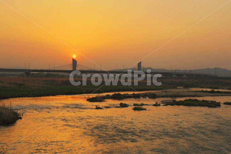 청주,오창,미호천,일몰,강,다리,river,sunset,sun,자연,풍경,nature,landscape,한국자연풍경,한국자연경관,korea nature landscape,outdoors,옥외,dusk,황혼,dawn,새벽,red sky,붉은 하늘,sky,하늘,sunlight,햇빛