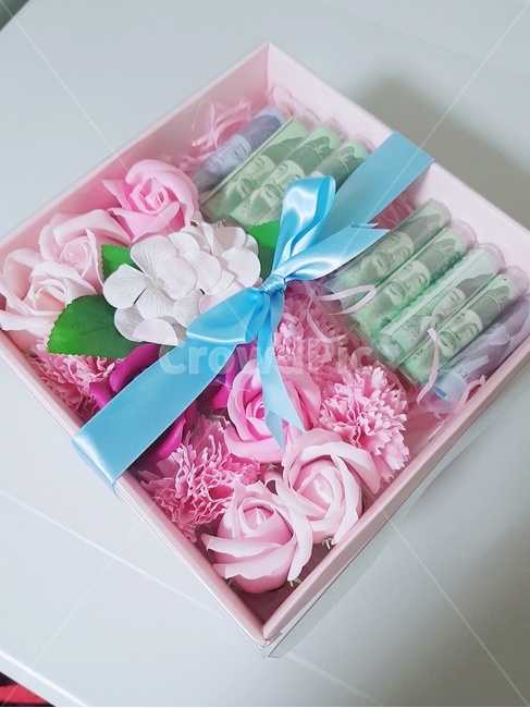 선물상자,플라워박스,용돈박스,선물,용돈,조화,어버이날,기념일,축하,anniversary,congratulation,celebrate,celebration