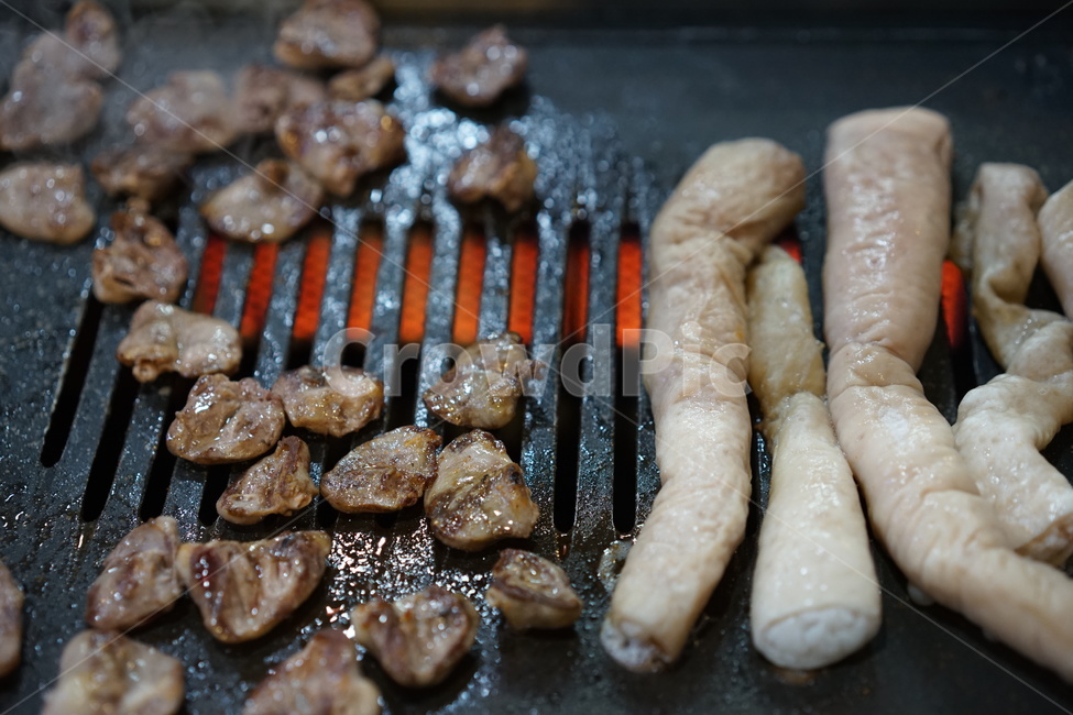 막창,염통,고기,육류,불판,고깃집,돼지막창,막창집,내장,한국음식,음식,식재료,요리,food,cook,meal,dishes,food reserves,육류,고기,meat,한식,한국음식,한국요리,korean food,korean dishes,korean meal,korean cook