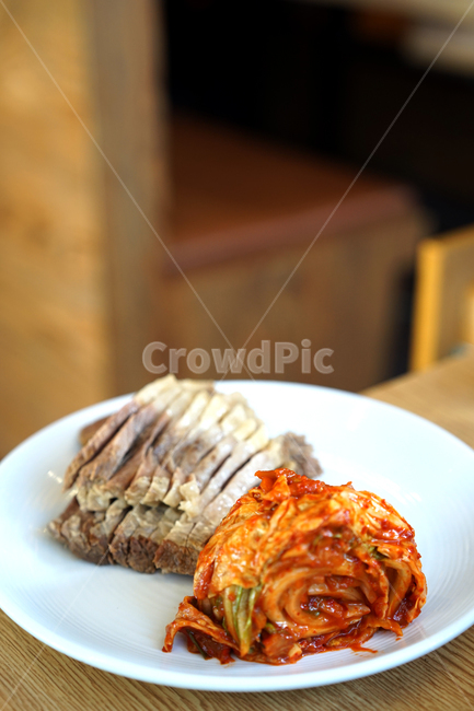 수육,보쌈,고기,육류,한식,요리,음식,김치,보쌈김치,반찬,음식,식재료,요리,food,cook,meal,dishes,food reserves,육류,고기,meat,한식,한국음식,한국요리,korean food,korean dishes,korean meal,korean cook