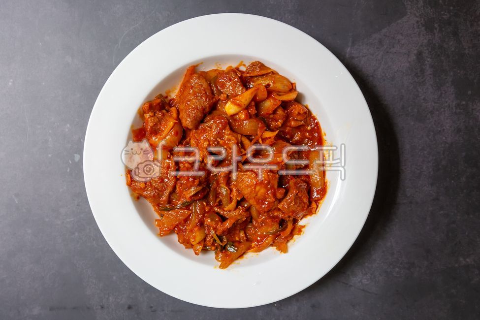 제육볶음,두루치기,돼지고기,음식,요리,한식,불고기,돼지볶음,양념돼지불고기,고추장불고기,한국음식,한국요리,육류,고기,야채,양념,볶음,파,고추장,반찬,김치,식재료,food,cook,meal,dishes,koreanfood,foodreserves