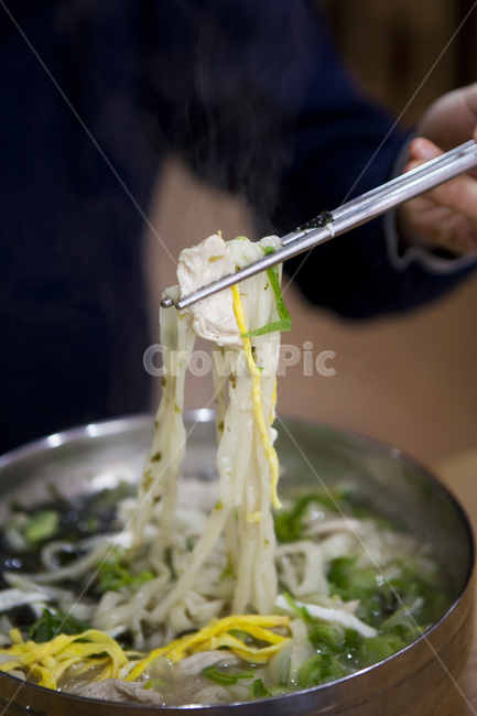 칼국수,국수,noodle,닭칼국수,국물요리,면요리,음식,식재료,요리,food,cook,meal,dishes,food reserves,면류,면요리,noodles
