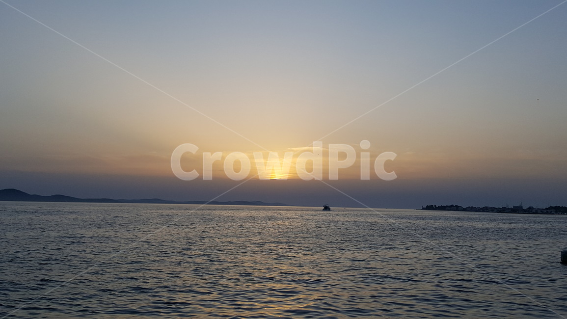 석양,일몰,노을,바다,배,하늘,태양,해,sunset,sea,ocean,sun,sky,ships,boats