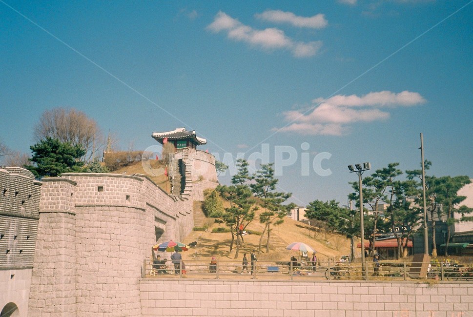 하늘,수원,여름,팔달문,castle,한국전통,한국문화,korean traditional,korean culture,랜드마크,landmark,tourist attraction,한국랜드마크,한국관광지,한국명소,korea landmark,korea tourist attraction,감성,sensible,feeling,건축물,건물외관,exterior,building,structure,architecture,construction