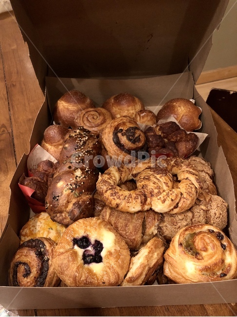 bread,빵,food,음식,페스츄리,bakery,baking,homebaking,홈베이킹,베이킹,시나몬롤,치즈크림페이스츄리,프레즐,pretzel