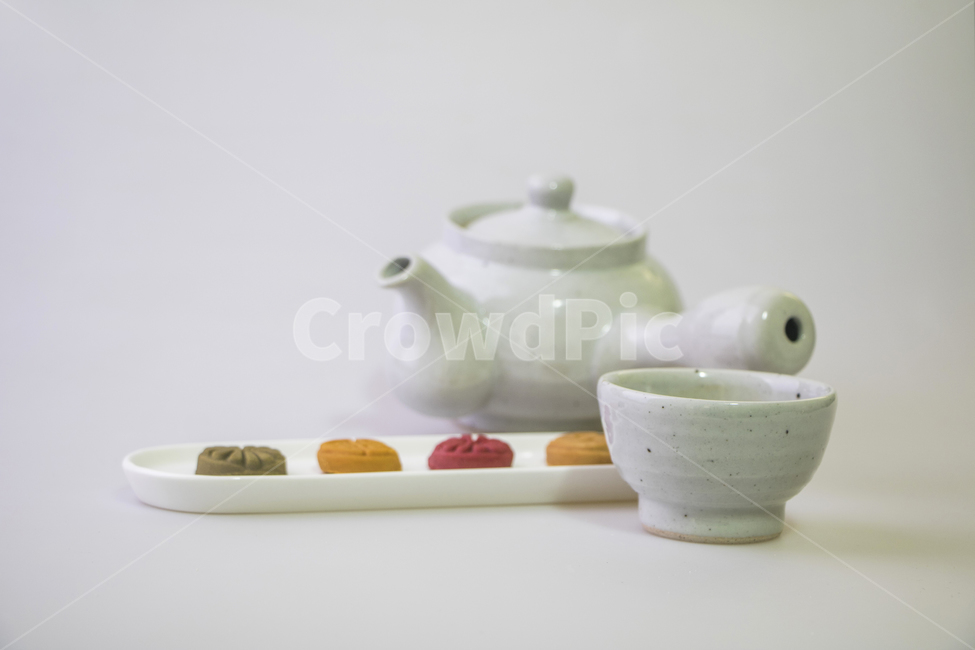 찻잔,차주전자,접시,한과,과자,전통과자,설,설날,구정,명절,전통,프레임,배경,탬플릿,신년,새해,한국전통,한국문화,korean traditional,korean culture,새해,new year