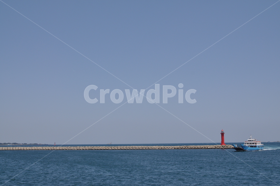 architecture,건축물,building,boat,보트,lighthouse,등대,tower,탑,바다,sea,transportation,교통,등대,lighthouse