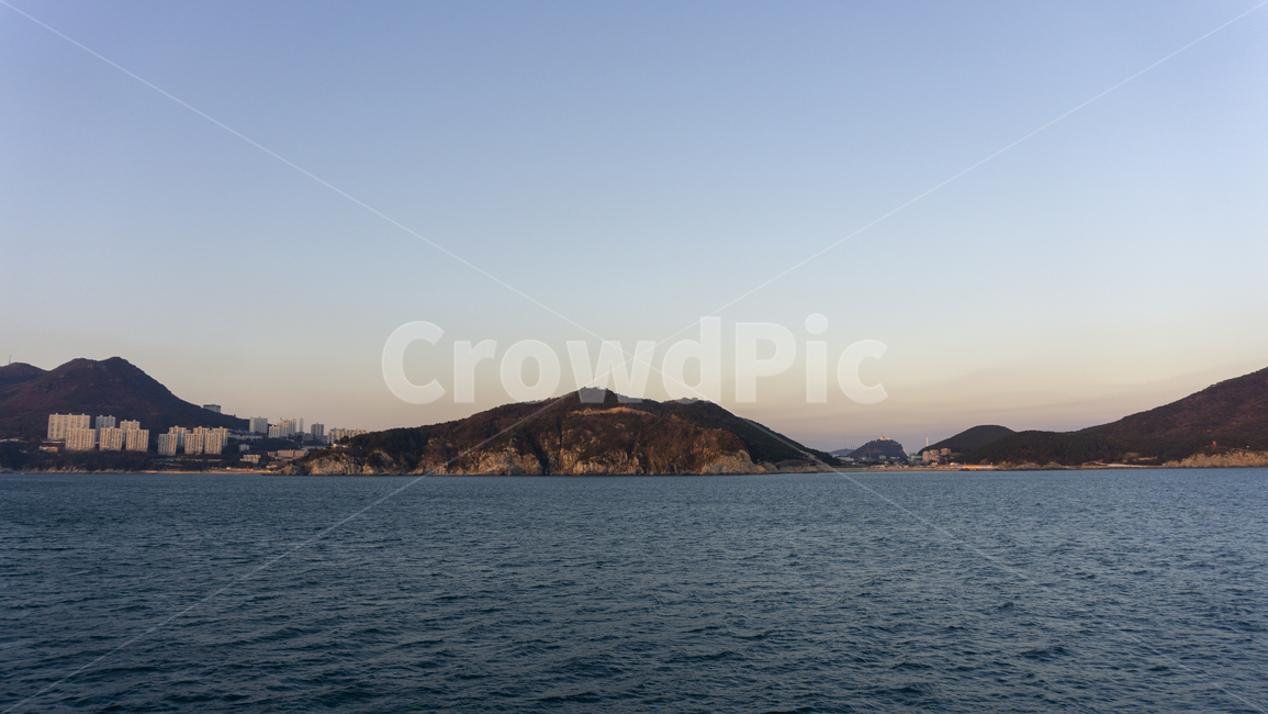 바다,구름,일몰,sunset,sea,clouds,blue,파랑,하늘색,하늘,선박,ship,자연,nature,햇빛,황혼,붉은하늘,새벽,나라