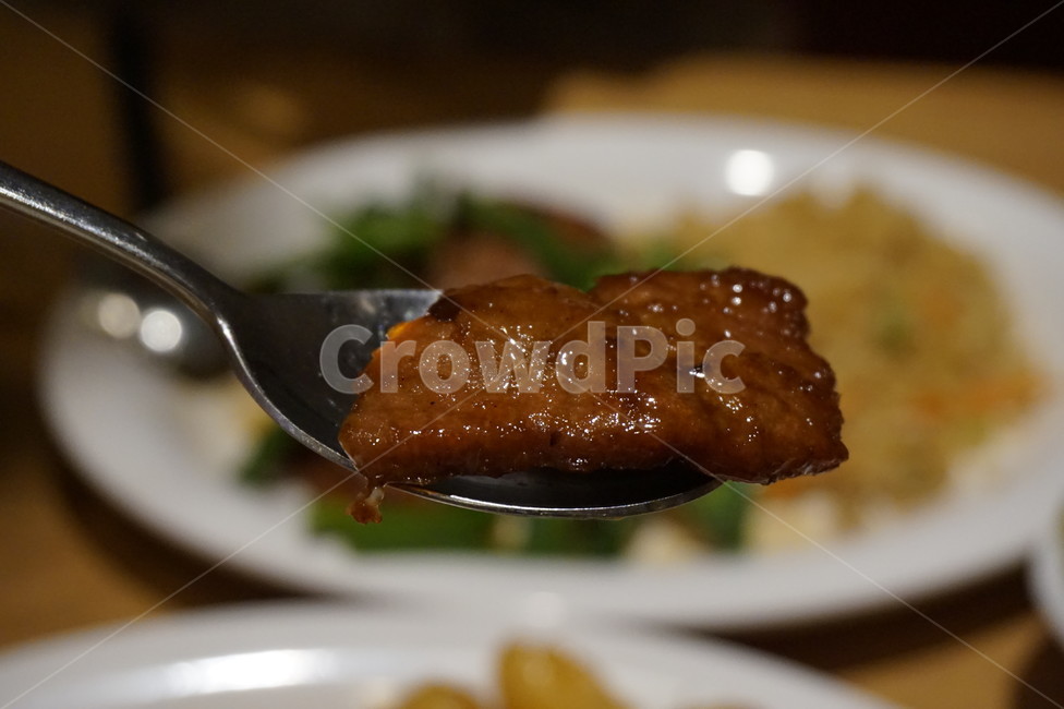 숟가락,한입,식사,외식,회식,안주,술안주,음식,식재료,요리
