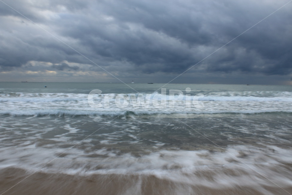 물,대양,바다,해변,해변가,파도,먹구름,water,ocean,sea,cloud,nature,자연,outdoors,beach,darkcloud