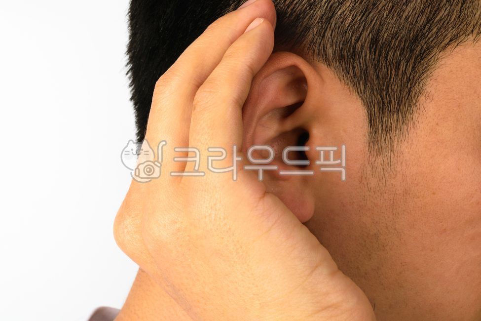 귀,신체,얼굴,머리카락,피부,황인,아시아인,부위,측면,건강,남성,고막,의학,병원,귓속말,듣기,동작,person,사람,human,인간