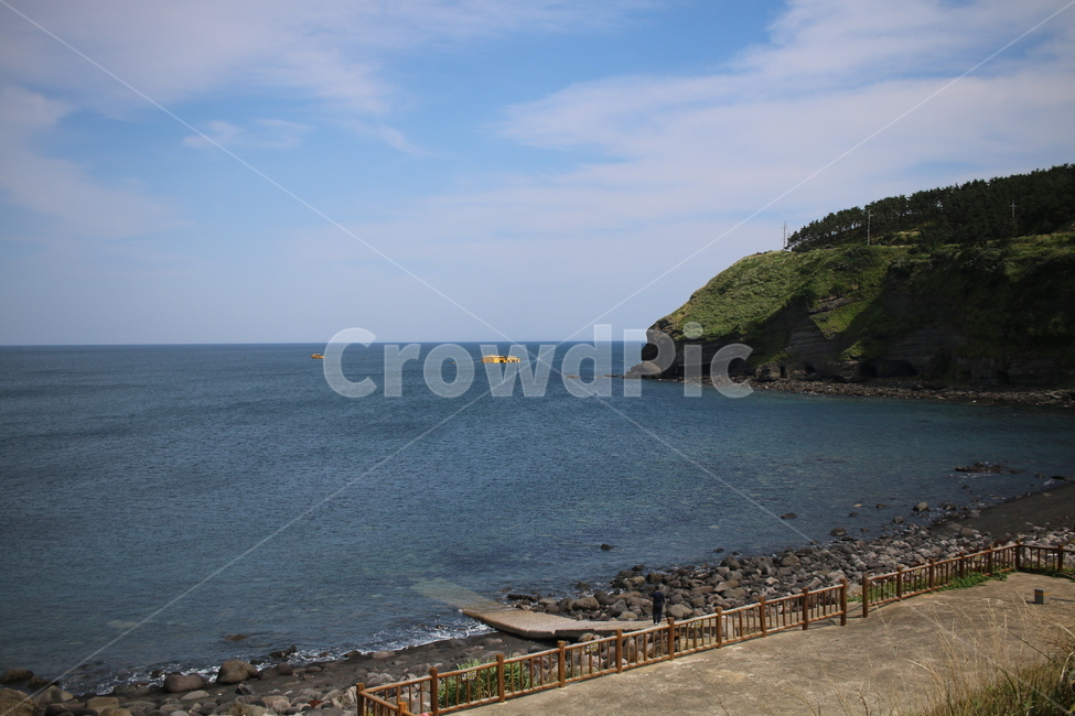 제주도,바다,하늘,구름,자연,sky,자연,풍경,nature,landscape,한국자연풍경,한국자연경관,korea nature landscape,제주도,jeju,jeju island,promontory,곶,outdoors,옥외,ocean,대양,water,물,sea,shoreline,해안선,land,땅