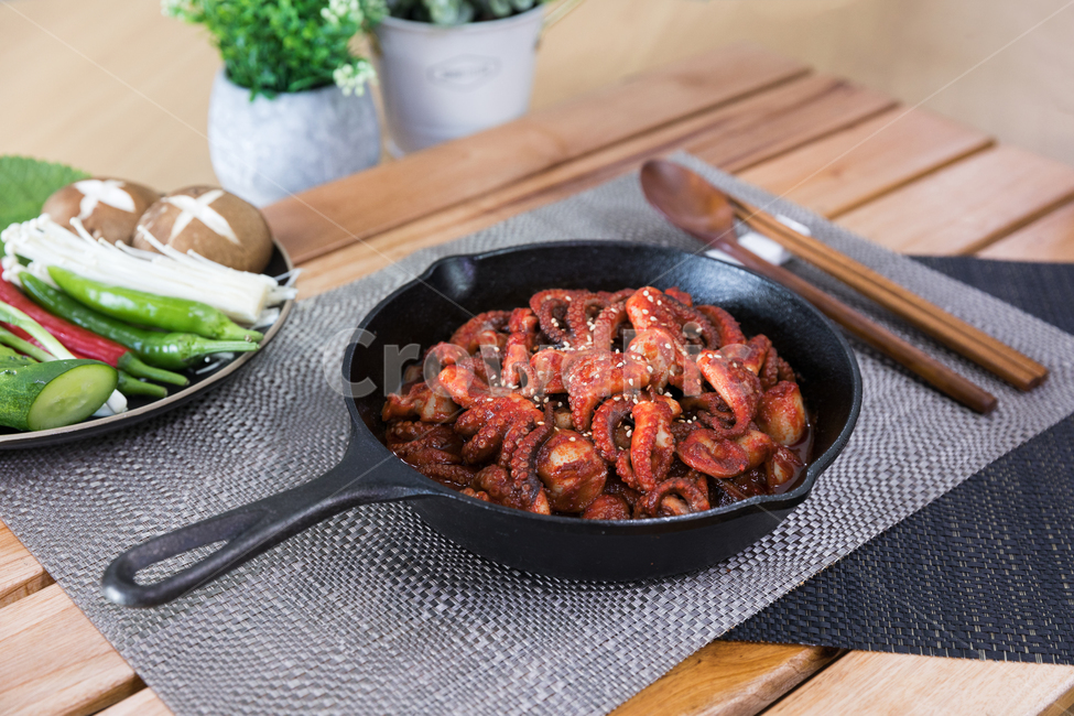 음식,쭈꾸미볶음,식사,안주,쭈꾸미,저녁식사,한식,korea,spicy,오징어볶음,식당,매콤,매운맛,red,맛집,고추장,고춧가루,식재료,요리,cook,reserves,수산물,해산물,fisheryproducts,seafood,한국음식,한국요리,food,dishes,korean,meal,koreancook,맛있다,먹다,맵다,소스,볶음,음식,식재료,요리,food,cook,meal,dishes,food reserves,한식,한국음식,한국요리,korean food,korean dishes,korean meal,korean cook