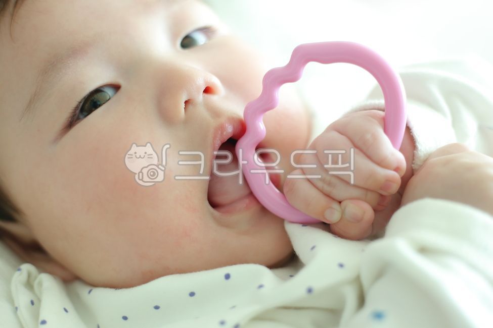 finger,love,human hand,babyhand,baby finger,babyfinger,body parts,human finger,baby hand,head,face,person,baby,newborn baby,bodypart,hand