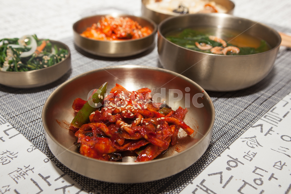 한식,음식,반찬,food,한국음식,먹거리,koreanfood,sidedishes,나물,국,김치,soup,kimchi,식탁,table,한끼,식사,meal,조림,무말랭이,시금치,아침,점심,저녁,breakfast,lunch,dinner,밥상,음식,식재료,요리,food,cook,meal,dishes,food reserves,한식,한국음식,한국요리,korean food,korean dishes,korean meal,korean cook