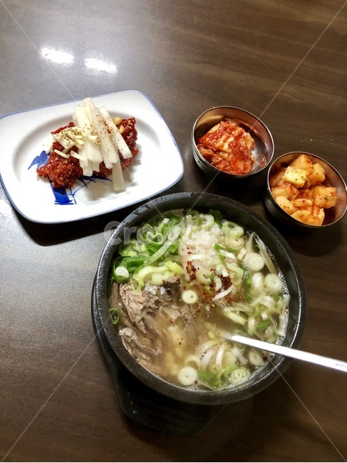 국밥,소고기국밥,육회,김치,야식,국밥집,한식,음식,식재료,요리,food,cook,meal,dishes,food reserves