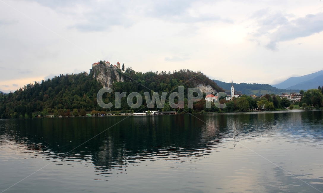 동유럽,슬로베니아,블레드,블레드호수,블레드성,블레드섬,호수,자연,풍경,물,castle,랜드마크,landmark,tourist attraction,해외,외국,세계,foreign,oversea,world,세계랜드마크,해외랜드마크,외국랜드마크,world landmark,world tourist attraction,water,nature,outdoors,옥외,lake