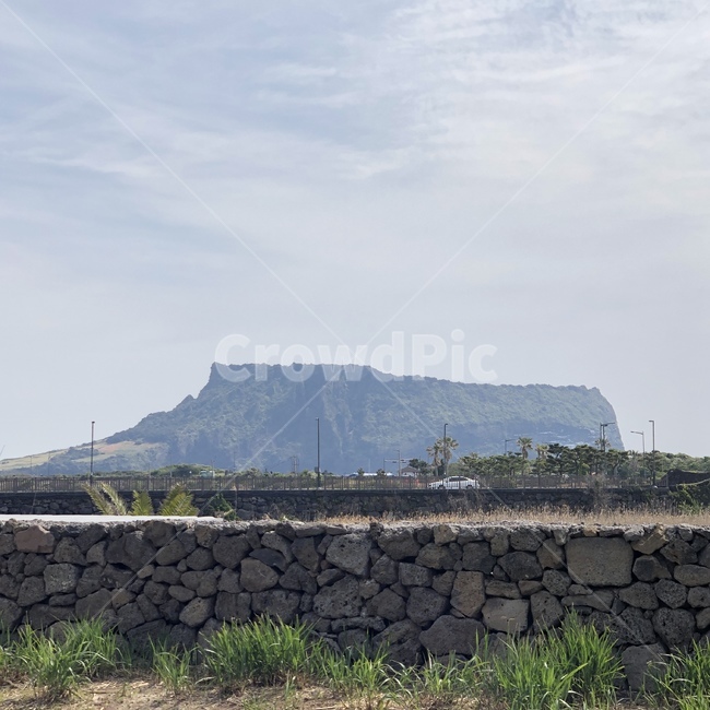 돌담,제주도,성산일출봉,하늘,제주성산일출봉,자연,풍경,nature,landscape,한국자연풍경,한국자연경관,korea nature landscape,제주도,jeju,jeju island,wall,벽