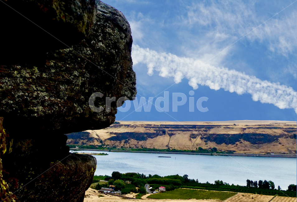 columbiarivergorge,columbiariver,river,shapedrock,콜럼비아강,콜럼비아리버고지,낭떨어지,강,자연,nature,outdoors,옥외,하늘