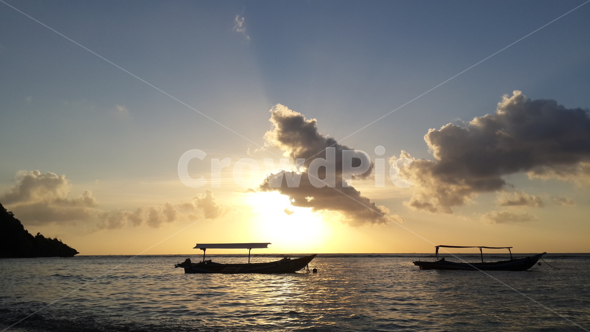 인도네시아,발리,해변,석양,일몰,해변석양,바다석양,황혼,바다,하늘,구름,배,indonesia,bali,balisunset,발리석양,dusk,twilight,sea,ship,nature,자연,대양,ocean,boat,보트,sunset,cloud,clouds,sky,자연,풍경,nature,landscape,실루엣,그림자,silhouette,shadow,outdoors,옥외,vehicle,차량,transportation,교통