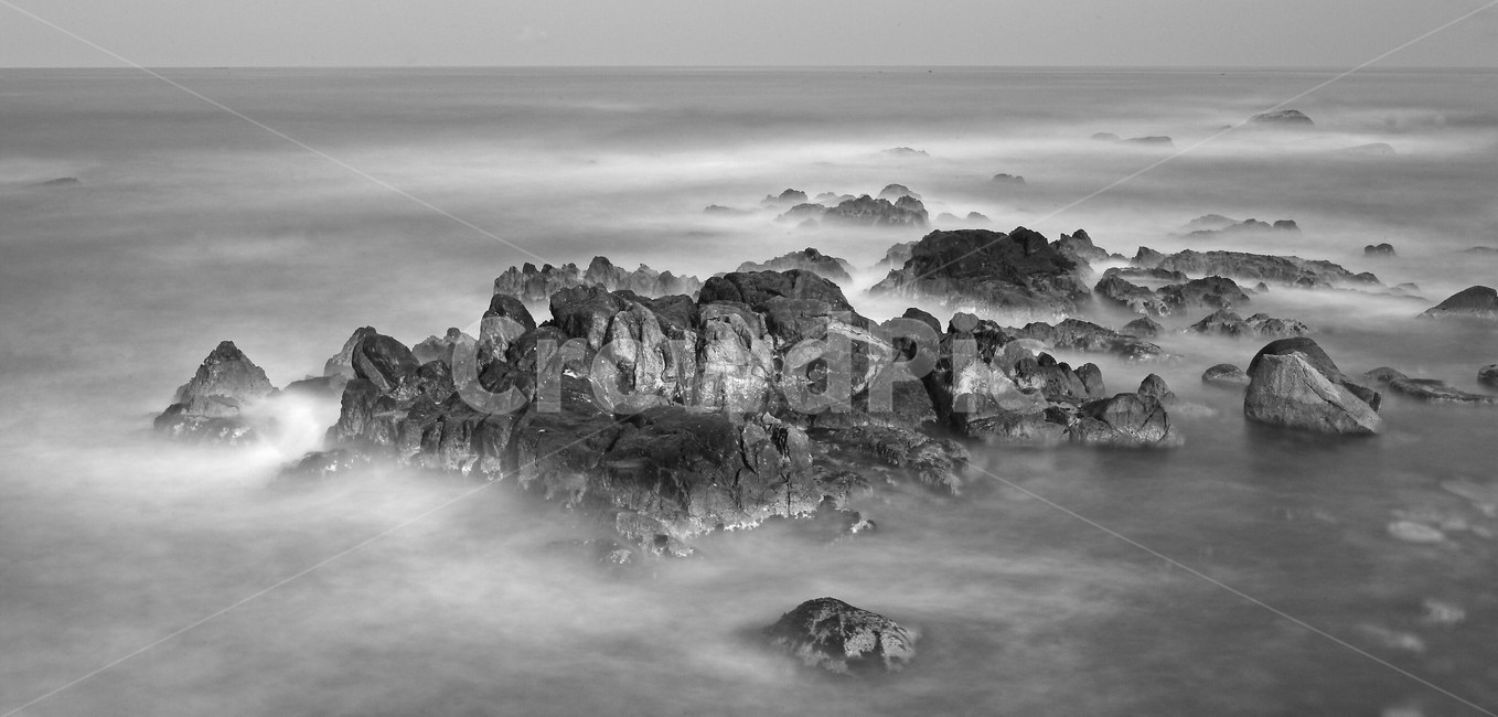 파도,바다,밤바다,slow,wave,자연,풍경,nature,landscape,흑백,모노톤,monochrome,black and white,weather,날씨,outdoors,옥외,promontory,곶
