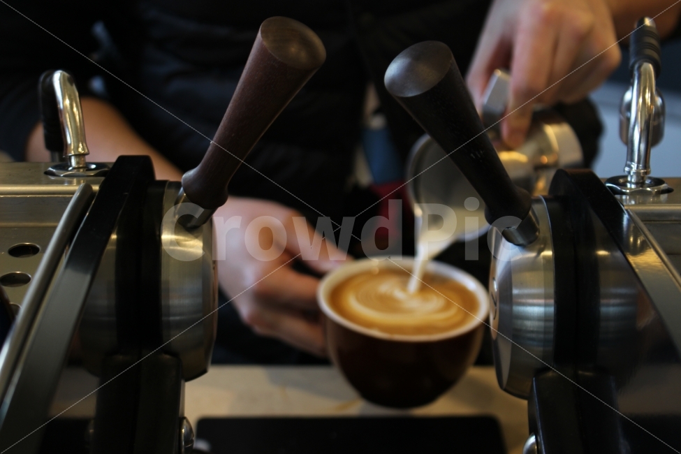 커피,카페,스페셜티,로스터리,인테리어,맛집,coffee,cafe,specialty,roastery,라떼아트,바리스타,사람,사람,인물,인간,human,person,신체일부,몸,body,커피,카페,coffee,cafe