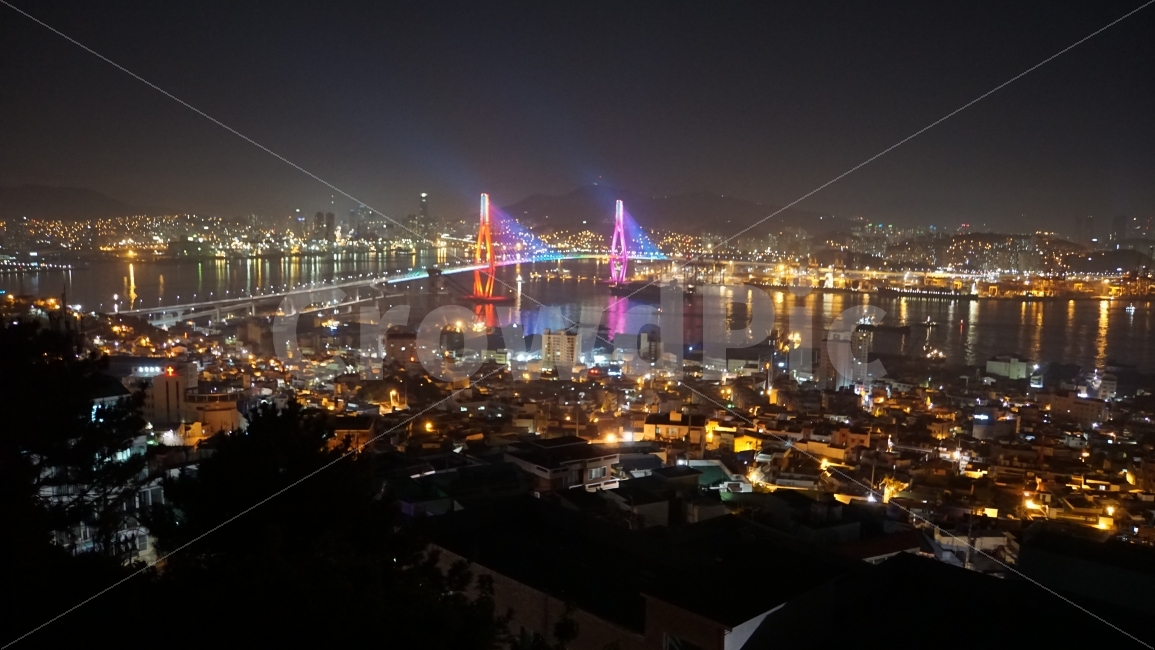 부산항대교,야경,바다,영도,풍경,교각,다리,장노출,도시,풍경,city,landscape,야경,밤,nightscape,night,urban,어반,town,building,건물,시티,metropolis,중심지,경치,outdoors,옥외,nature,자연,scenery