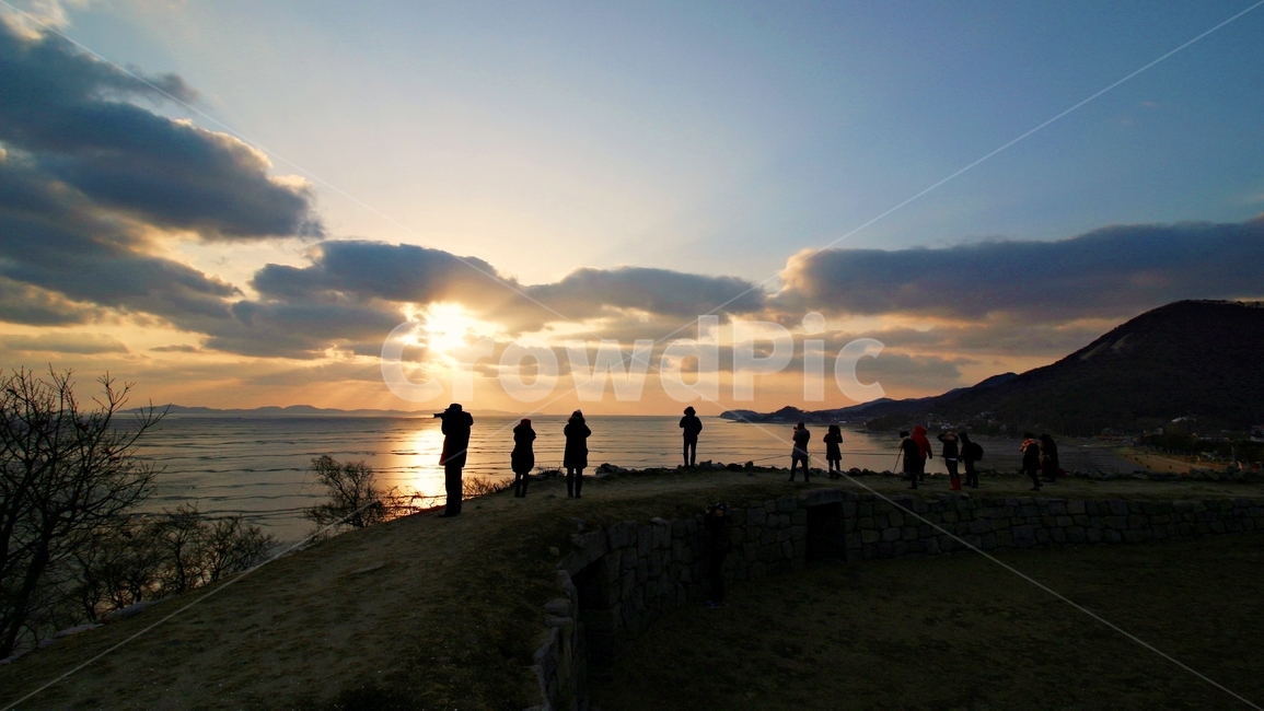강화도,해변,바닷가,바다,일몰,구름,하늘,풍경,landmark,landscape,감성,분위기,무드,섬,해질녘,노을,골든타임,sea,국내,사람,자연,풍경,nature,landscape,사람들,대중,군중,other people,crowd,outdoors,옥외,light,빛,flare,플레어