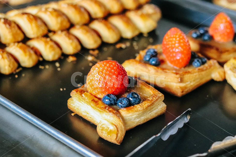 빵,베이커리,디저트,달콤한,간식,후식,딸기,블루베리,빵,bread,디저트,간식,후식,dessert,snack