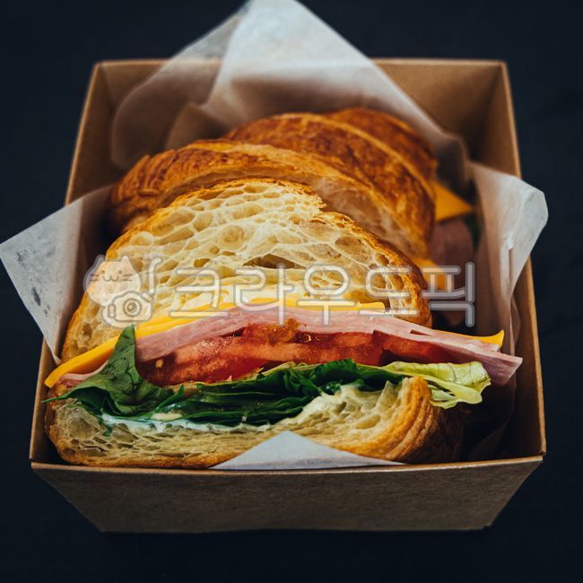 bakery,croissant,sandwich,lunch box,cooking,food