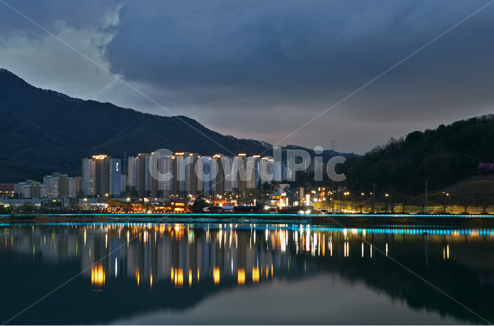 백운호수,탐방로,호수,야경,구름,조명,반영,백운산,아파트,야경,밤,풍경,nightscape,night,landscape,도시,city,한국도시풍경,한국도시경관,korea cityscape,nature,자연,outdoors,옥외,water,물