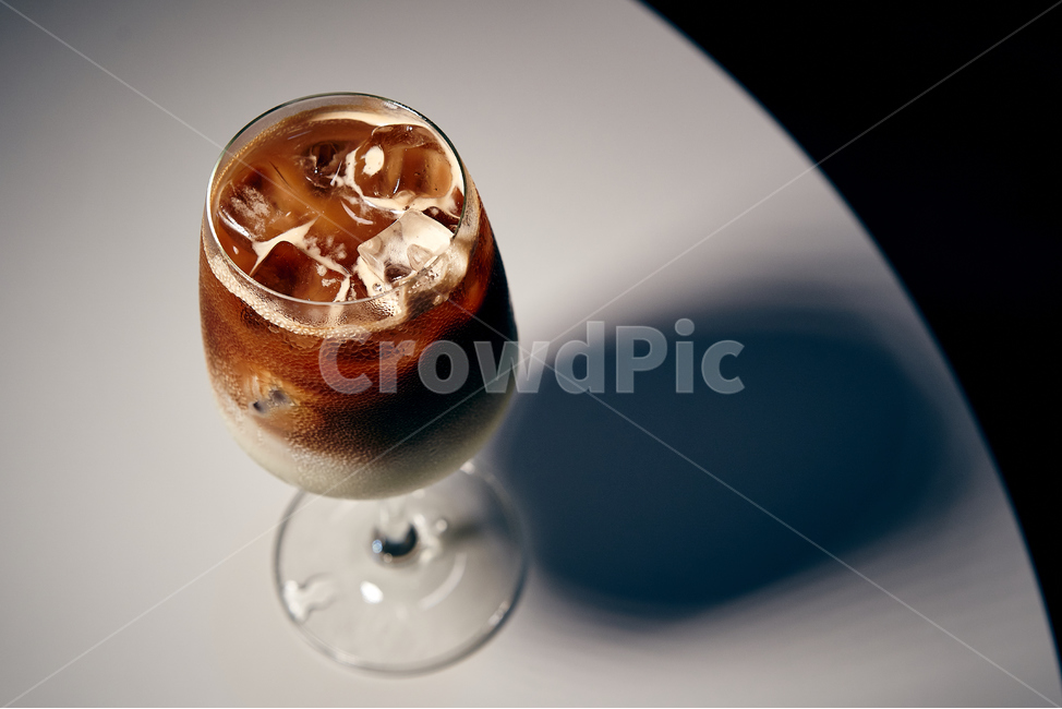 커피,카페라떼,라떼,라떼한잔,감성사진,아이스커피,아이스카페라떼