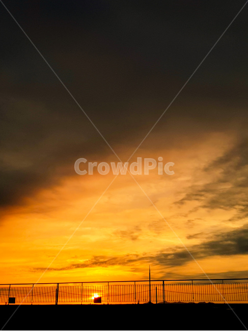 일출,구름,풍경,태양,여름,자연,풍경,nature,landscape,outdoors,옥외,sky,하늘,sunset,일몰,dusk,황혼,dawn,새벽,red sky,붉은 하늘