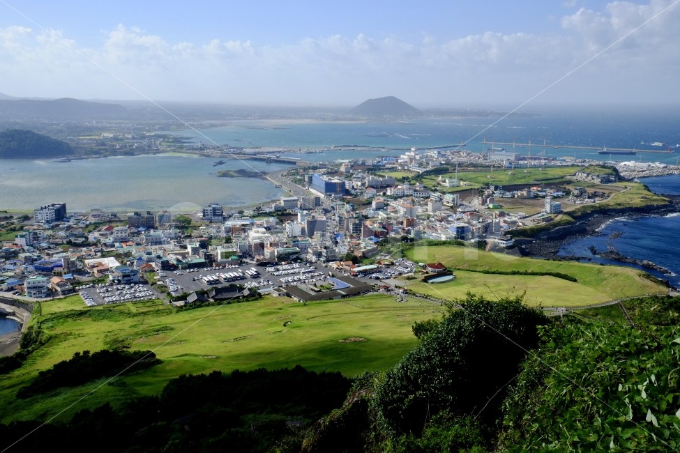 자연,자연풍경,제주,제주도,성산일출봉,마을,풍경,바다,도시,풍경,city,landscape,nature,outdoors,옥외,경치,scenery