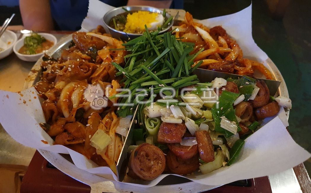 meal,Grilled Makchang,Gopchang,snack,Tripe dish,plate,Grilled Tripe,food,Makchang