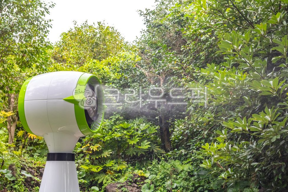 냉풍기,미스팅에어쿨러,더위,냉방,선풍기,냉방장치,기계,실외,숲,여름,팬,자연,안개,습기,물,분무기,분사,바람,클로즈업