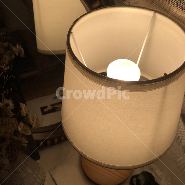 lamp,램프,lampshade,갓,조명,편안함,수면등,감성,사물,물건,오브젝트,thing,object,matter