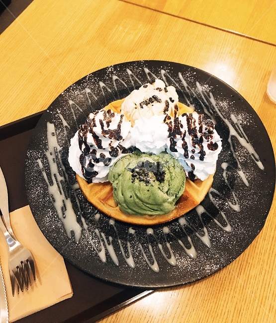 와플,아이스크림,디저트,달콤한,후식,크림,빵,녹차아이스크림,카페,데이트,메뉴,추천메뉴,음식,식재료,요리,food,cook,meal,dishes,food reserves,디저트,간식,후식,dessert,snack