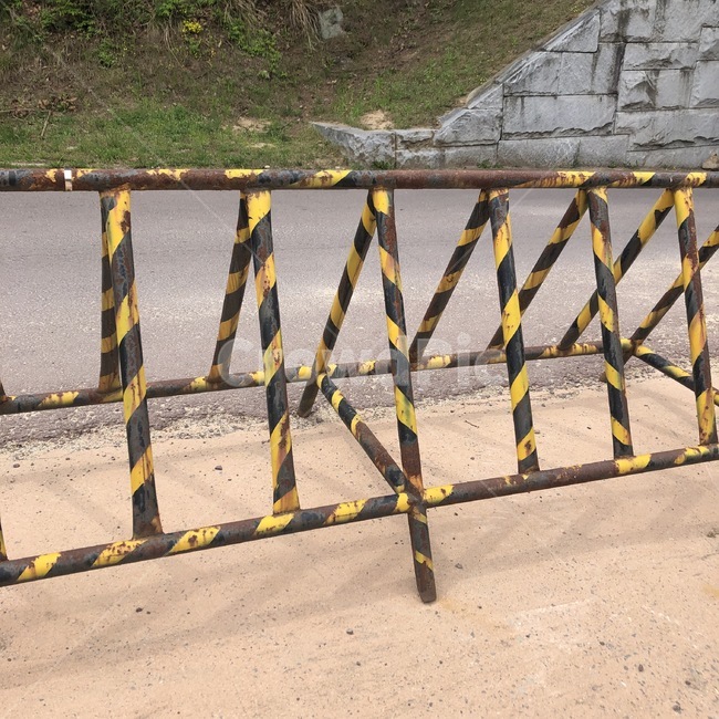 바리케이트,바리케이드,진입금지,출입금지,스틸바리케이트,차단,주차금지,barricade,녹,출입제한
