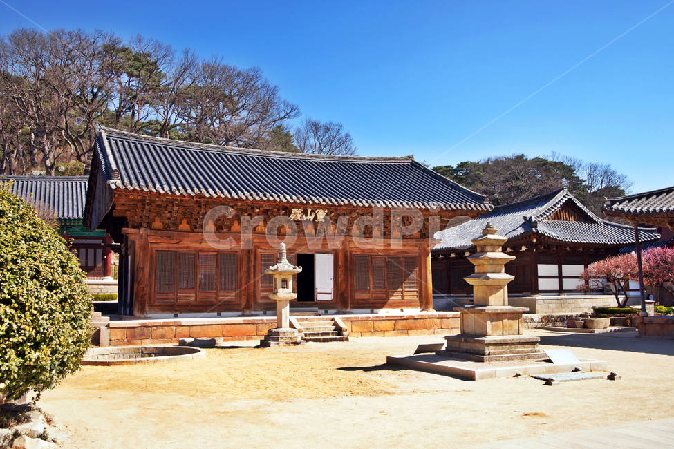 영산전,보물제1826호,통도사,1714년,양산,영축산,석가모니,유네스코세계문화유산,고건축,3층석탑,한국전통,한국문화,korean traditional,korean culture,종교,신앙,religion,belief,faith,건축물,건물외관,exterior,building,structure,architecture,construction