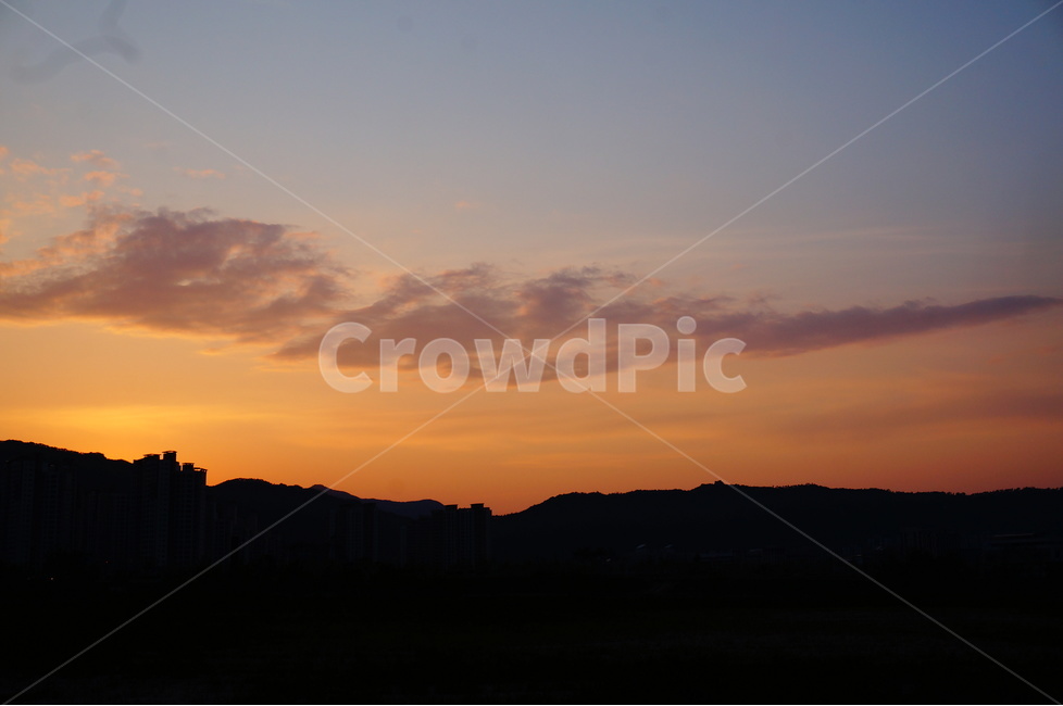 저녁,노을,붉음,맑음,동네,자연,풍경,nature,landscape,도시,city,한국도시풍경,한국도시경관,korea cityscape,실루엣,그림자,silhouette,shadow,outdoors,옥외,sunset,일몰,dawn,새벽,red sky,붉은 하늘,dusk,황혼,sky,하늘