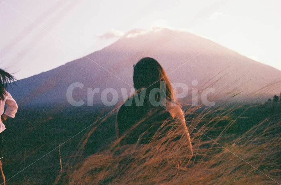 해질녘,발리,풍경,하늘,바람,색상,sunset,bali,휴식,힐링,rest,relaxation,healing,사람,인물,인간,human,person,여성,여자,woman,female,lady,고독함,외로움,쓸쓸함,우울함,슬픔,lonely,solitary,감성,sensible,feeling,색깔,색상,색채,색감,color sense,color sensitivity,feeling of color