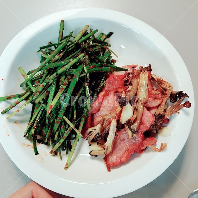 오리부추,버섯요리,부추무침,오리요리,food,음식,meal,식사,dish,요리