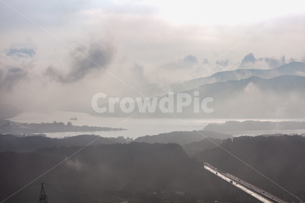 weather,nature,outdoors,옥외,하천,나무,tree,두물머리,남한강,북한강,강물,river,fog,fogy,풍경,자연,새벽,아침,날씨,안개,안개낀,구름,구름낀,산,강,산하,대기,기상,기온,기후,산맥,운무,하늘,sky,도로,자동차도로,고속화도로,자동차전용도로,road,길,자연,풍경,nature,landscape