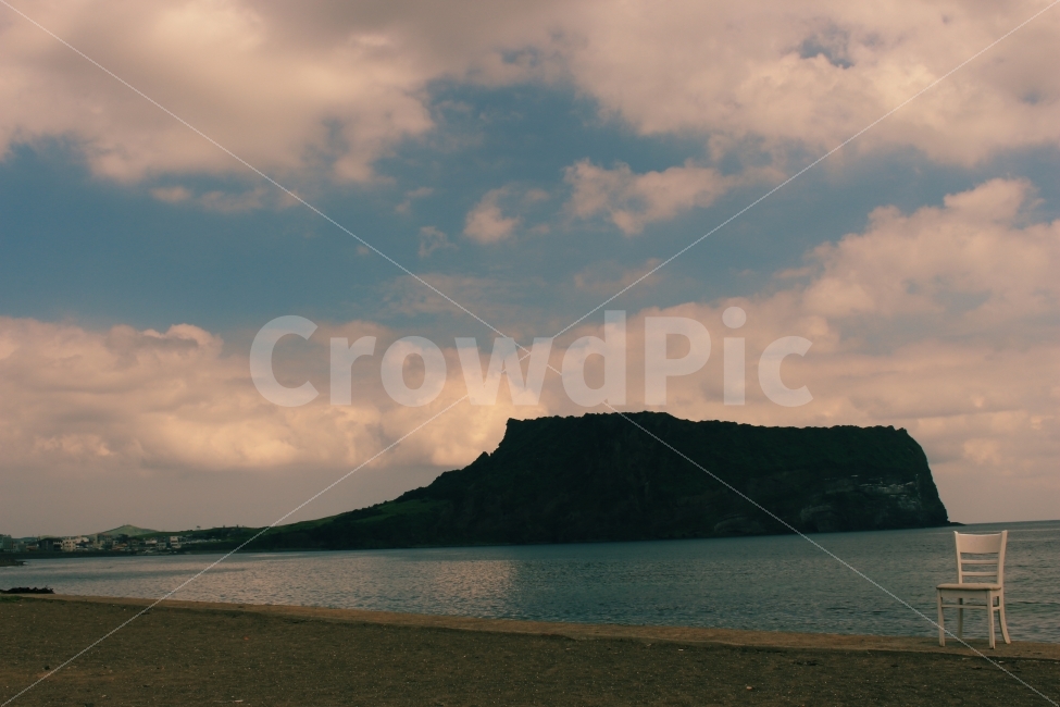 제주도,성산,성산일출봉,여행,감성,감정,의자,저녁,느낌,풍경,경치,제주도여행,JEJU,섬,바다,2017,사진,취미,DSLR,자연,풍경,nature,landscape,제주도,jeju,jeju island,land,땅,outdoors,옥외,water,물,shoreline,해안선,sea,ocean,대양,coast,연안,island